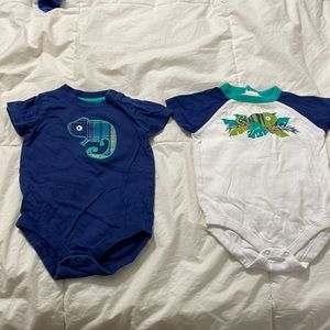 2 matching onesies